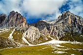 Trekking nel Parco Naturale Puez-Odle. Dall'Alpe Col Raiser (2100 m) alla Val di Funes. 